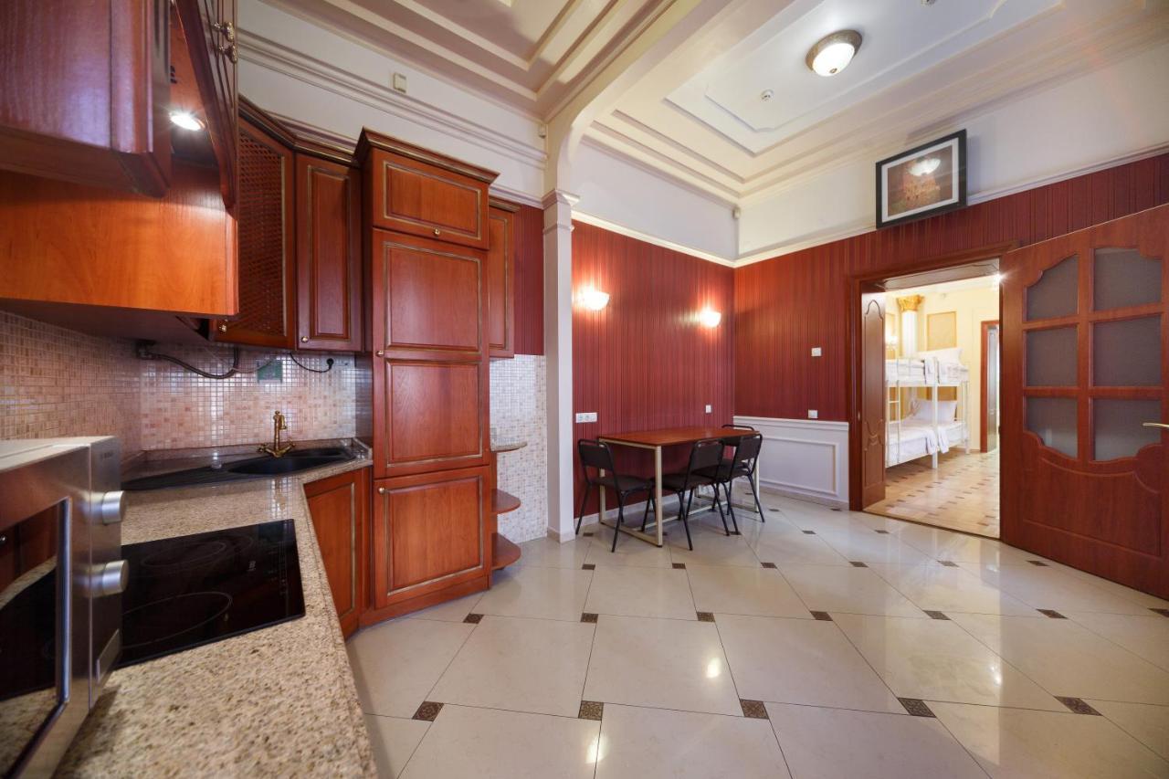 Hostel Suputnyk Lwów Zewnętrze zdjęcie